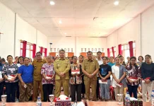 Wabup Taput hadiri pendistribusian KKS di Kantor Camat Tarutung