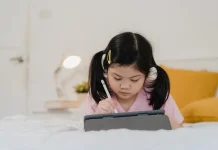 Tips Mengelola Penggunaan Layar Aman Bagi Anak