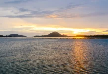 Sunset Danau Memikat Pecinta Fotografi