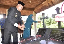 Upacara Ziarah Makam Pahlawan Peringati Harkitnas di Tapteng