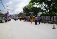 Pemkab Toba Tertibkan Pedagang di Jalan Gereja
