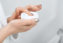 Perbedaan Cleansing Balm dan Cleansing Oil untuk Membersihkan Makeup