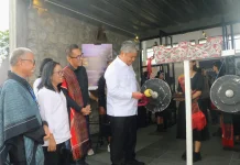 Wabup Deni Lumbantoruan membuka Pameran foto 'Toba Haritage Photo Exhibition 2026