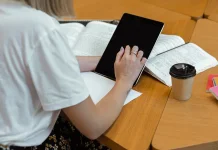Penulis Novel Hadapi Tantangan Dunia Digital