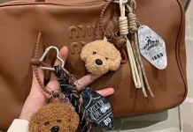 Bag Charm Jadi Pelengkap Tampilan Tas
