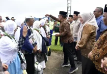 Bupati Tapteng  Ajak Jamaah Haji  Menjadi Penggerak Kegiatan Keagamaan