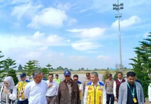 Wakil Bupati menyambut kedatangan Menteri PU RI di Bandara Silangit
