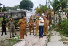 Bupati Taput Tinjau Kondisi Taman Kota