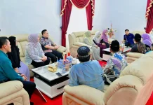 Wali Kota Sibolga Serahkan Bonus dan Hadiah Umrah untuk Pemenang MTQ