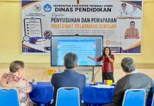 Wakil Bupati Taput Dorong Sekolah Tingkatkan Mutu Pelayanan Berbasis Teknologi