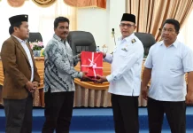 Penyerahan Ranperda Pertanggungjawaban Pelaksanaan APBD Tapteng 2025