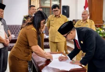 Bupati Taput Apresiasi DPRD Usai Persetujuan Ranperda APBD 2025