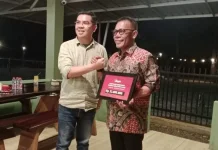 Bane Raja Manalu Serahkan Bantuan Korban Banjir Tapteng Rp70 Juta