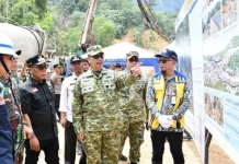 Bupati Tapteng Dampingi Tim Monev Tinjau Progres Pascabencana