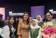 Ulos Taput Tampil Memukau di Indonesia Fashion Week 2026