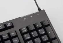 Tips Mudah Bersihkan Keyboard Sendiri di Rumah