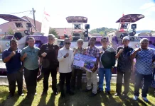 Bupati Tapanuli Tengah Salurkan Bantuan Alsintan dan Bibit Hortikultura