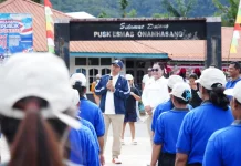 Kobarkan Spirit Gotong Royong, Bupati Taput Lepas Gerak Jalan PKK Pahae Julu