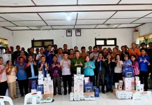 Bupati Humbahas Serahkan Bantuan Warung Kopi bagi 31 UMKM