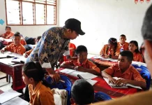Bupati Taput Motivasi Siswa SMPN 3 Lobusiregar untuk Rajin Belajar