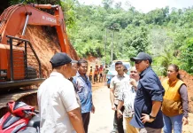 Bupati Taput Tinjau Pembangunan Jalan Hotmix Pagaran Lambung 1-4
