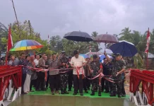 Gubsu bersama Bupati Tapteng Resmikan Jembatan Bailey Parjalihotan Pinangsori