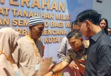Wapres Gibran Saksikan Penyerahan Sertifikat Tanah Huntap di Sibolga
