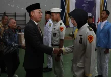 Bupati Tapsel Dorong Siswa Raih Prestasi Tingkat Dunia