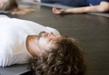 Kenali Manfaat Yoga Nidra untuk Kesehatan
