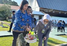Peringati HUT Ke-81 RRI, LPP RRI Sibolga Gelar Ziarah ke Makam Pahlawan & Tabur Bunga