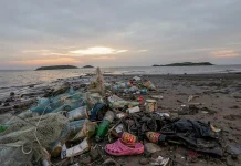 Sampah Menumpuk di Gatot Subroto, Warga Minta Segera Diangkut