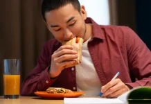 Jangan Terburu-buru, Ini Risiko Makan Cepat