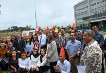Bupati Humbahas Peragakan Metode Gasing di Hadapan Mendiktisaintek