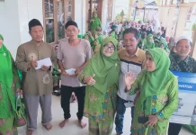 Muslimat NU Jatim Bantu Korban Banjir Bandang Tapteng