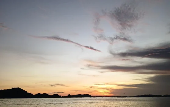 Pesona Pantai Pandaratan Sarudik dan Nilai Ekonomi