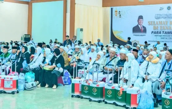 Wali Kota Padangsidimpuan Sambut Jamaah Haji Kloter 12