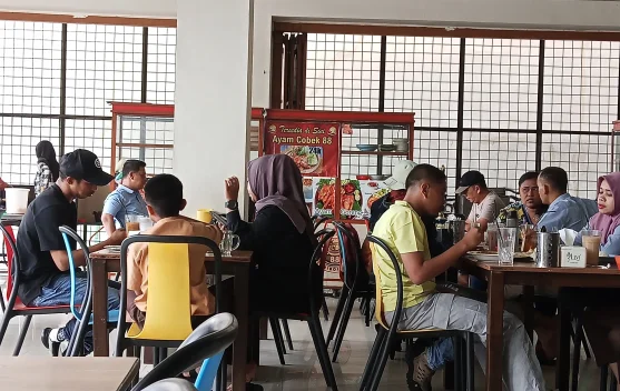 Akhir Pekan Kafe Kopi dan Resto Dipadati Pengunjung