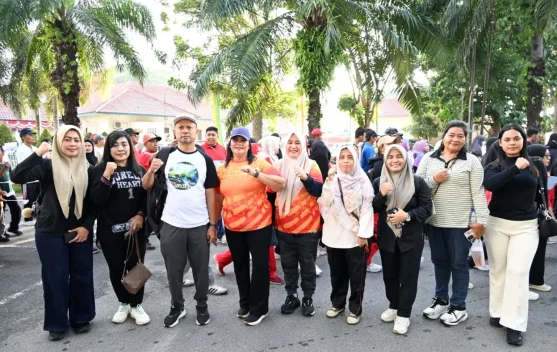 Ketua TP PKK Tapteng Meriahkan Funwalk HUT APKASI