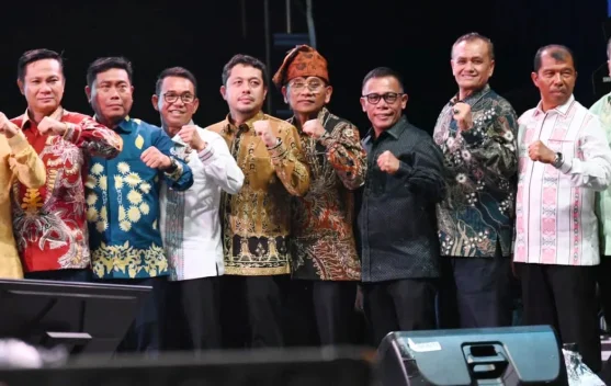 Bupati Tapteng Hadiri Pembukaan PRSU Ke-50