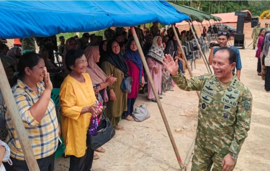 Kunjungi Huntara Tapsel, Satgas PRR Pacu Pemulihan Pascabencana