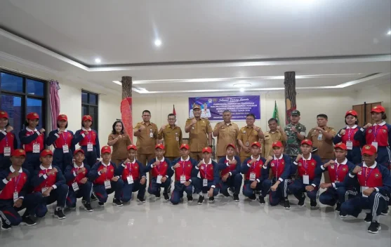 Bupati Toba Kukuhkan 20 Calon Paskibra Kabupaten Toba