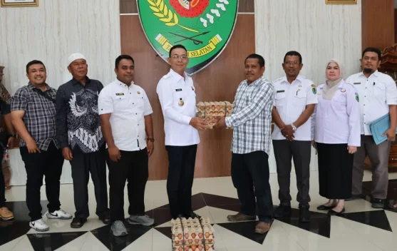 Bupati Tapsel Dorong Gerakan 1000 Kandang Ayam Petelur, Perkuat Ketahanan Pangan
