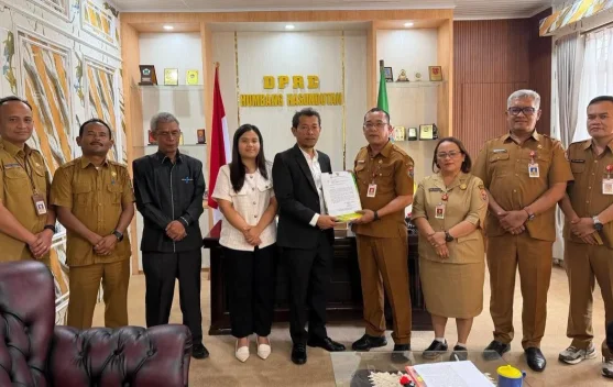 Bupati Humbang Hasundutan Sampaikan Ranperda Perubahan APBD 2026 ke DPRD