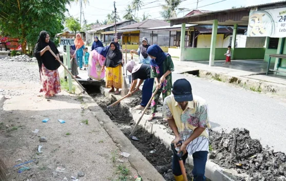 Pemkab Tapteng Hidupkan Semangat Gotong Royong