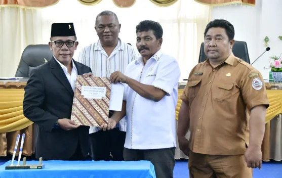 Bupati Tapanuli Tengah Tegaskan KUA PPAS Harus Menyelesaikan Masalah
