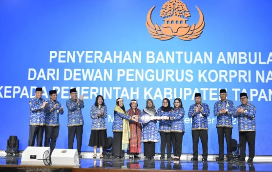 Pemkab Tapanuli Tengah Terima Bantuan Mobil Ambulans dari DPN KORPRI