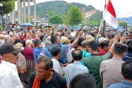 Pejuang Jadup Berdemo, Bupati Masinton Jawab Tuntutan Masyarakat