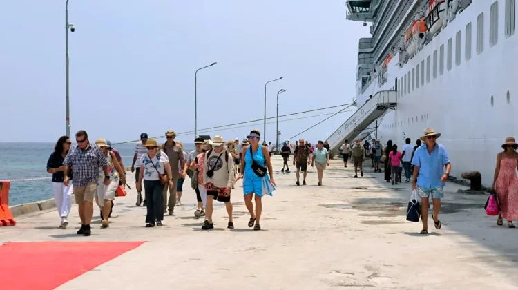 Pelindo Optimalkan Layanan Cruise Celukan Bawang