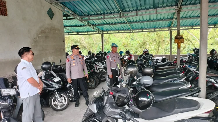 Polsek Busungbiu dan SMAN 2 Perkuat Disiplin Pelajar