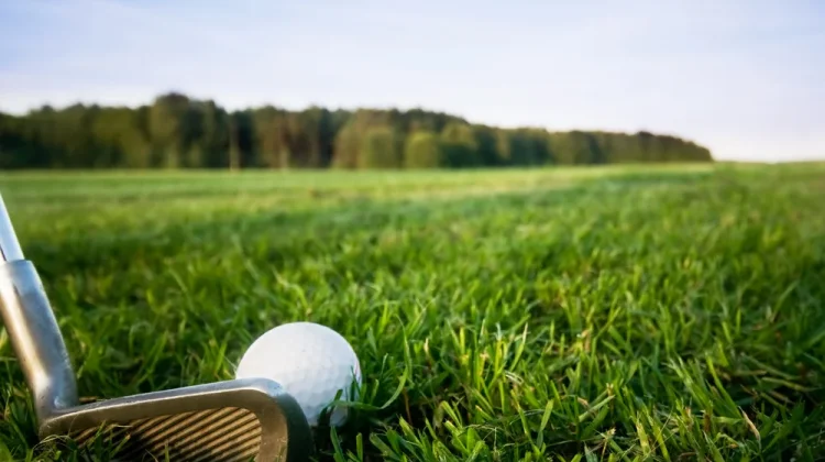 Mitos atau Fakta: Golf Hanya untuk Orang Kaya?